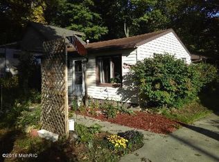 11420 Hydeaway Ct, Middleville, MI 49333