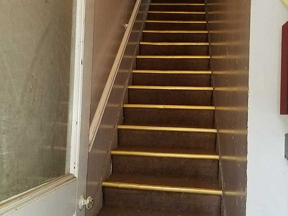 2nd image of 330 Broad Ave #2