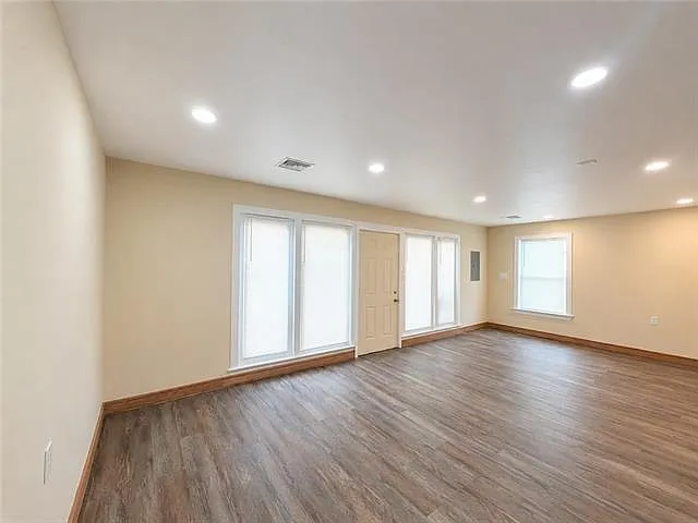 3013 Memorial Park Dr — Photo 2