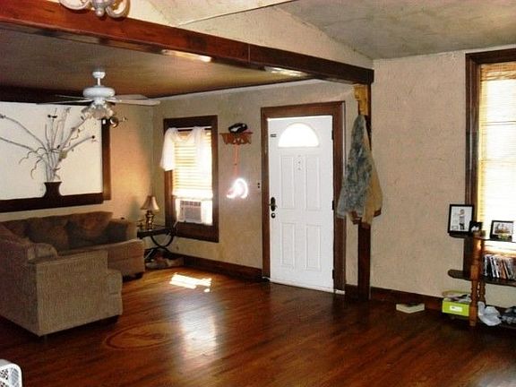 4th image of 1025 N Florence Ave
