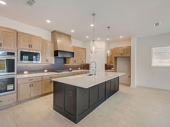 The Bluffwood - Kitchen