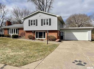 539 26th Avenue Ct, East Moline, IL 61244