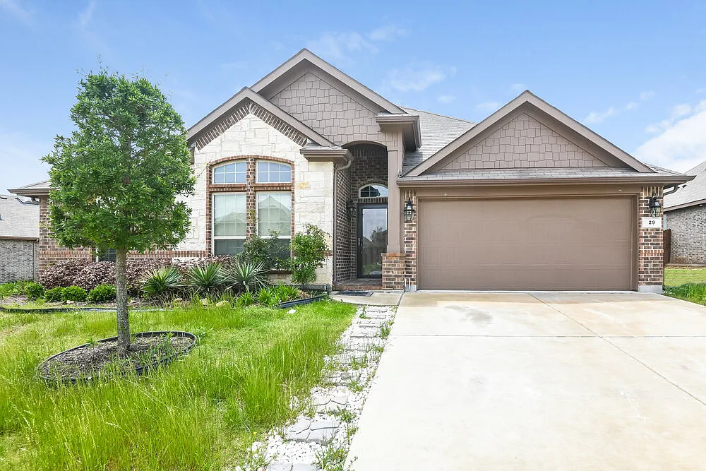 4 bed, 2.0 bath, 2042 sqft, $2,440 — Photo 1