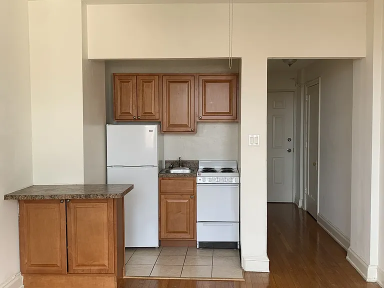 Chancellor Apartments — Photo 8