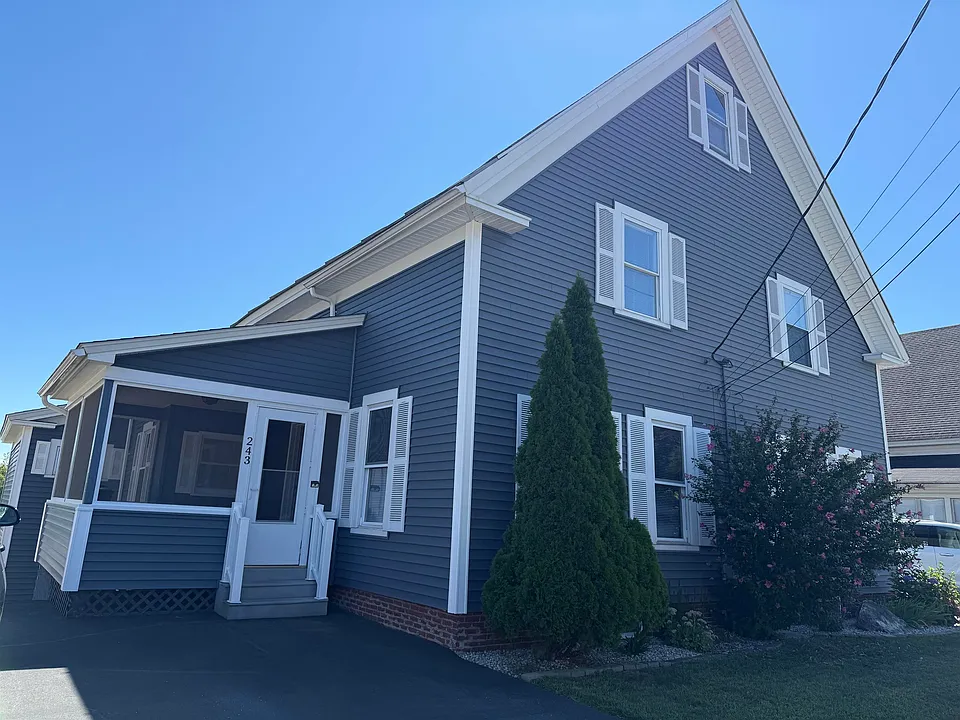 243 S Main St