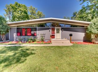 421 Wayside Rd W, Hopkins, MN 55343