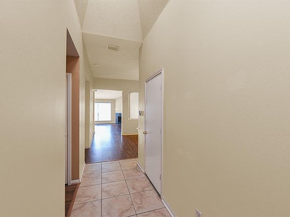 3rd image of 4923 Sentry Woods Ln