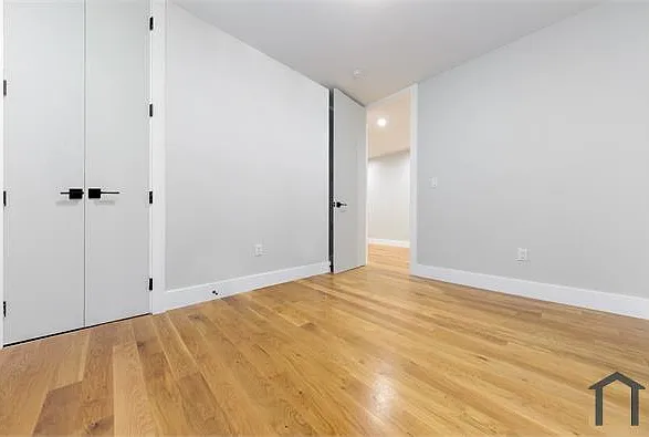 3 bed, $3,575 — Photo 4