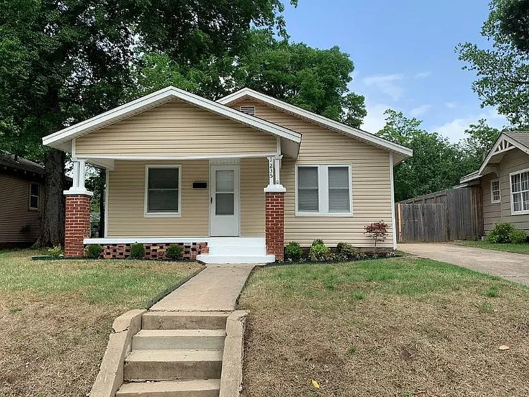 1235 S Florence Ave — Photo 3