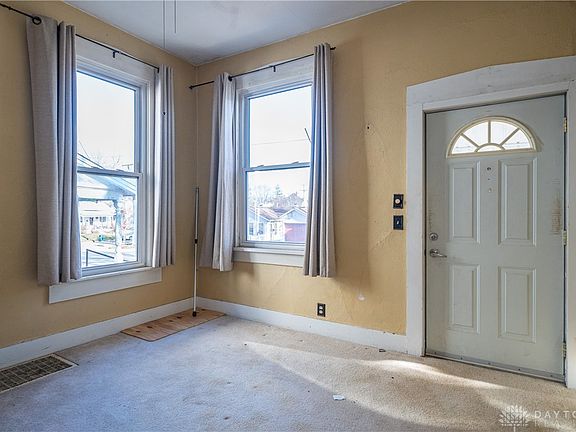 3rd image of 115 N 4th St