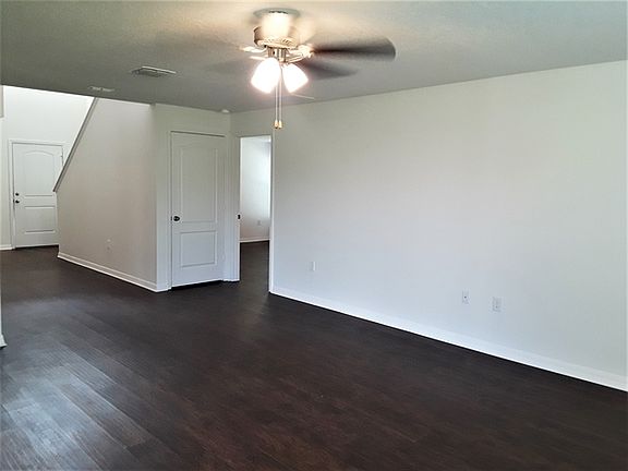 2nd image of 1112 Wynnmere Walk Ave