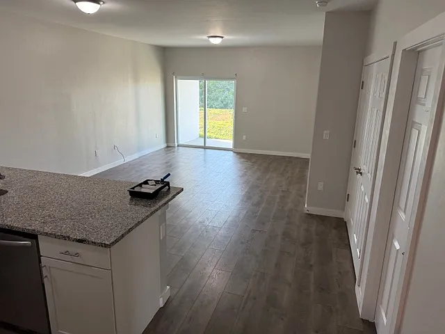 1514 Gary Ln — Photo 13