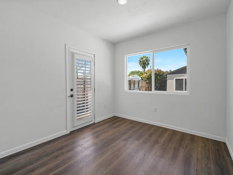 223 Emerson St — Photo 18