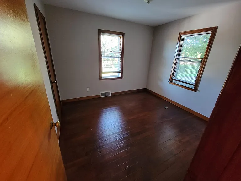 8707 E State St — Photo 13