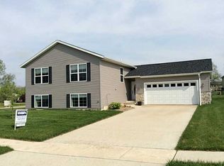 706 Fawn Ave, Springville, IA 52336