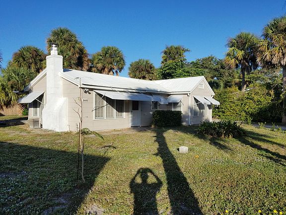 4th image of 2600 NE Indian River Dr