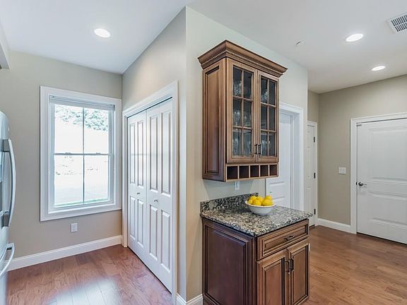 3rd image of 2501 Tupelo Cir #2501