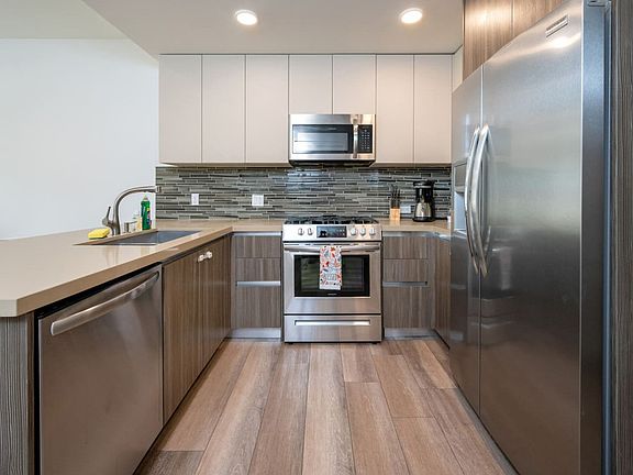 5th image of 1070 S Bedford St Unit 103-ID1043024P