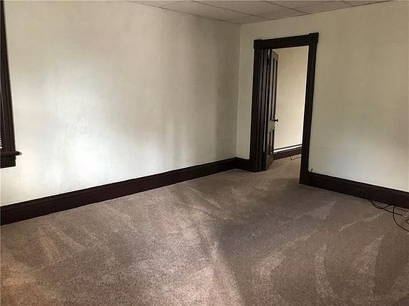5th image of 601 Scott St