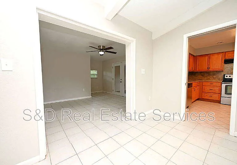 907 Swann Dr — Photo 16