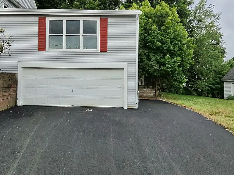 51 Summit St — Photo 3