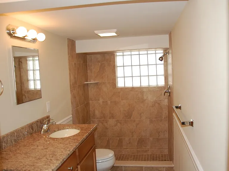 15 N Newport Ave #1 — Photo 4