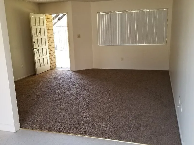 5101 Appleblossom Dr #5 — Photo 2