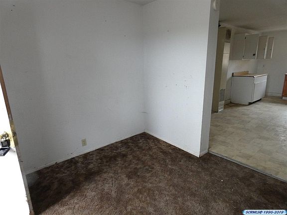 4th image of 1208 N Swan St