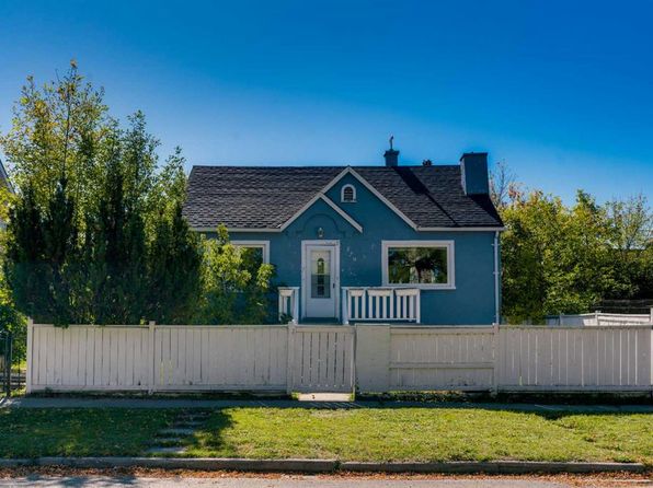 129 N 18th Ave NW, Calgary, AB T2M 0S9