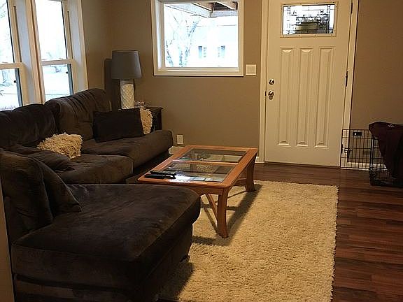5th image of 53 Robinson St