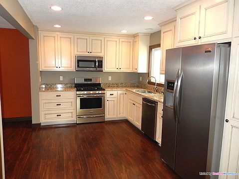 2nd image of 5523 E Oberlin Cir NE