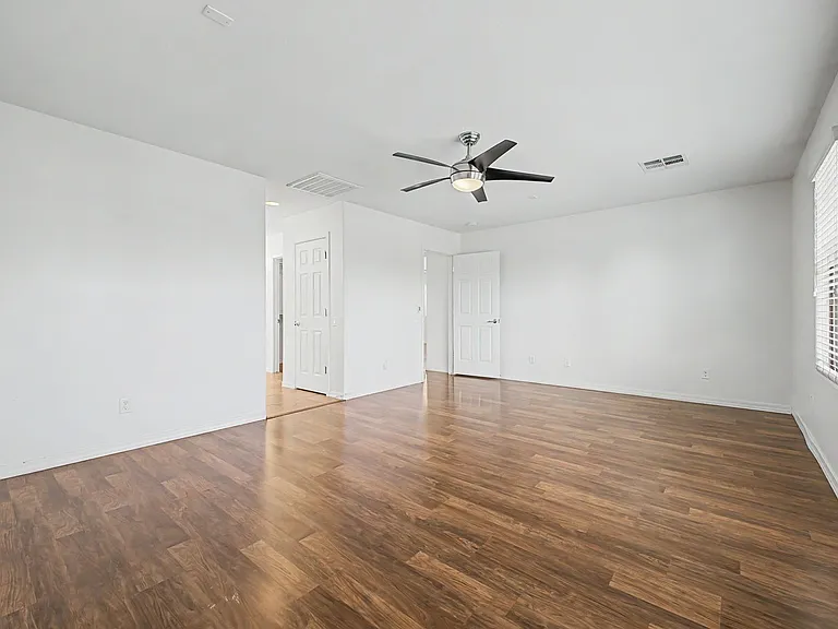 2048 W Monte Cristo Ave — Photo 22