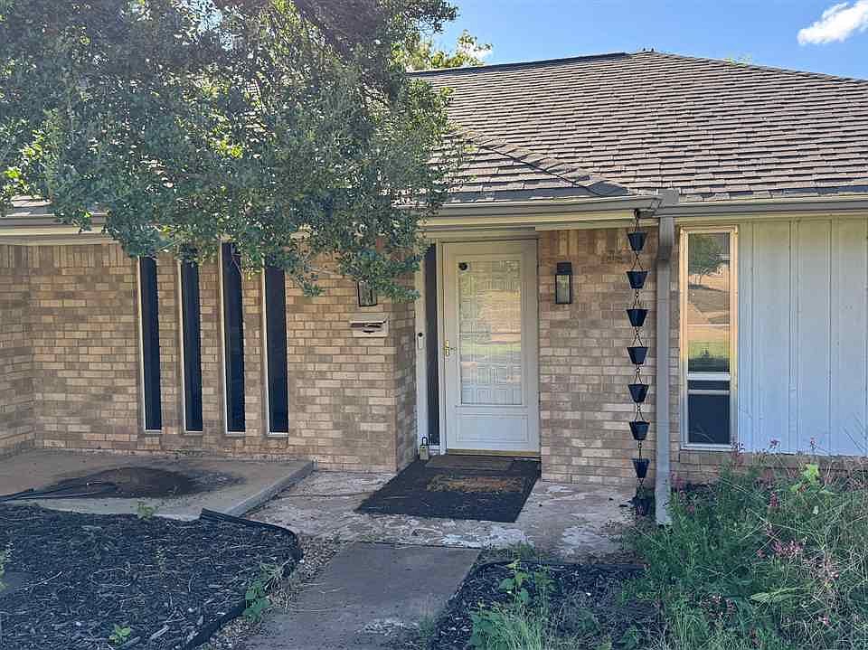 1st image of 705 N Dryden Cir