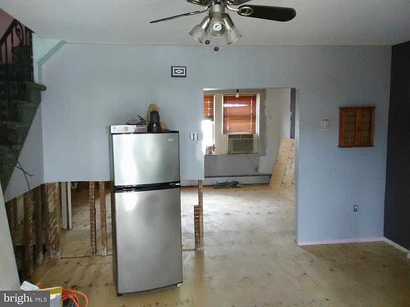3rd image of 7116 Torresdale Ave