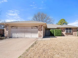 1523 Berkeley Dr, Mansfield, TX 76063