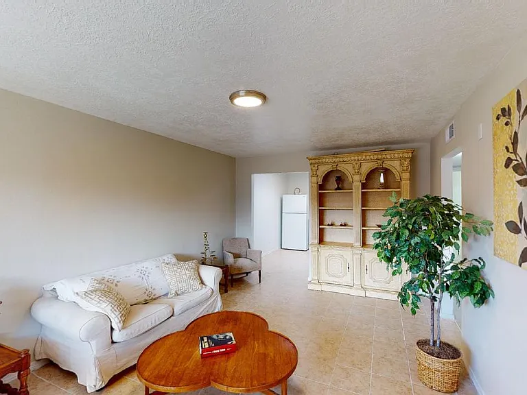 1039 Sage St — Photo 7