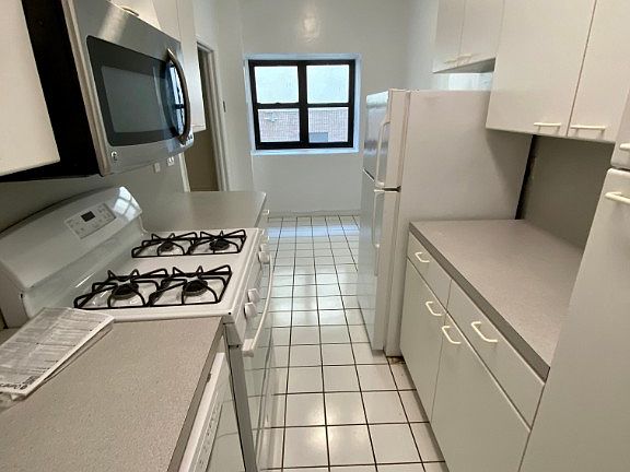 4th image of 1880 Palmer Ave #2I