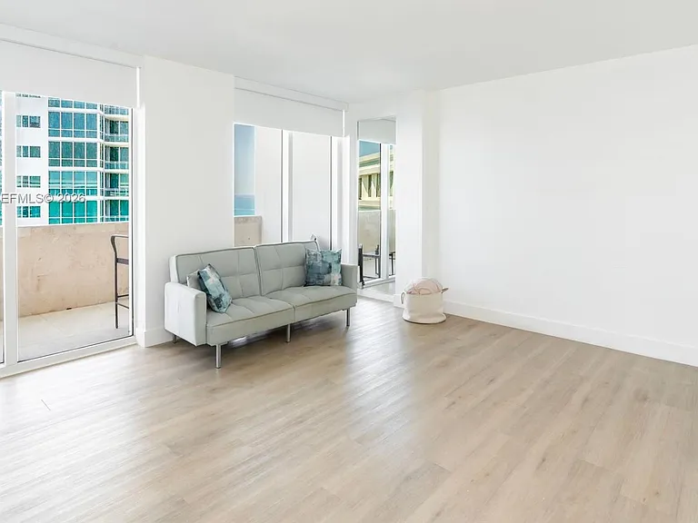 10275 Collins Ave #1502 — Photo 17