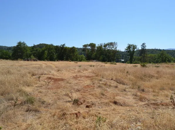 705 Harris Rd, Grants Pass, OR 97526