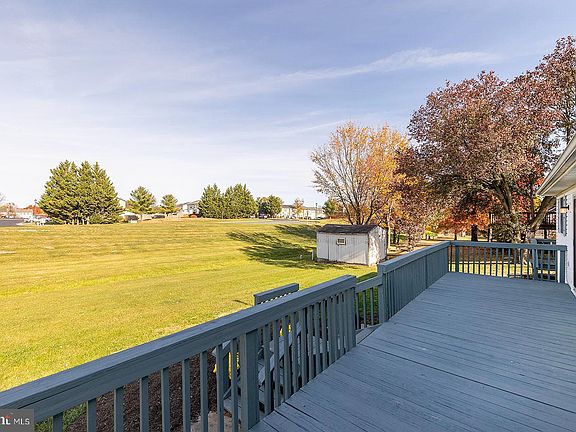 5th image of 101 Berkshire Cir