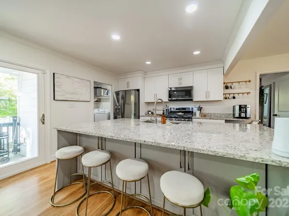 3728 Craig Ave, Charlotte, NC 28211