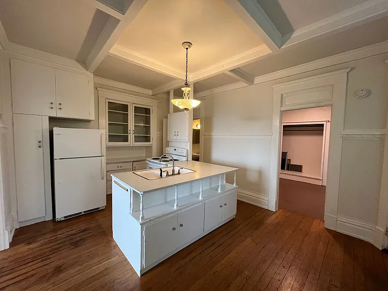 616 N State St #2 — Photo 6