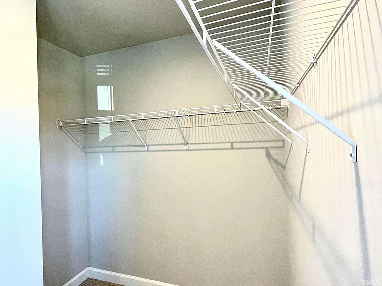 8008 Gilano Dr — Photo 30