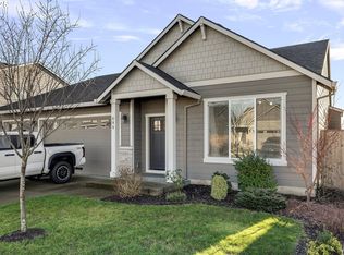 695 N Fir Loop, Yamhill, OR