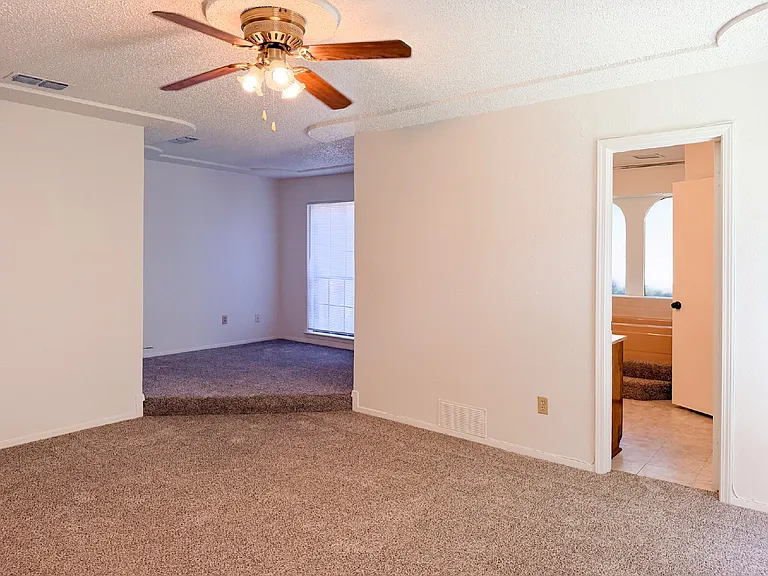 712 Pecan St — Photo 17