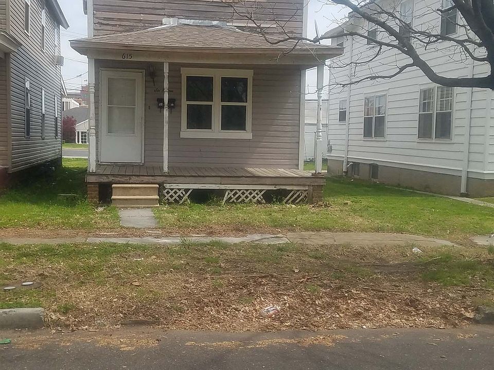 2nd image of 615 S Moffet Ave