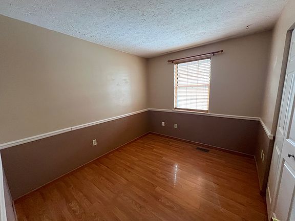 3rd image of 608 West Dr