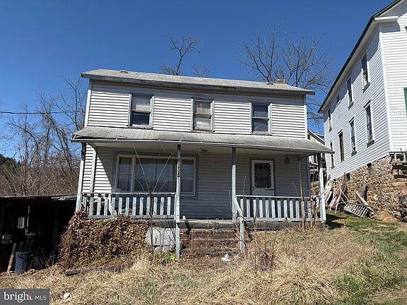 2nd image of 15804 Hogans Aly NW