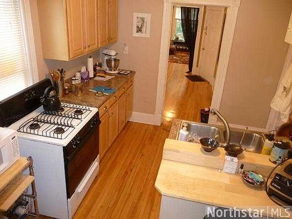 5th image of 953 26th Ave NE