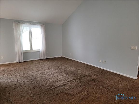 4th image of 4515 Blackstone Dr